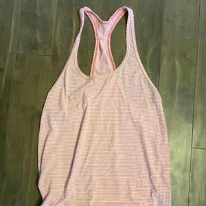 Lululemon tank